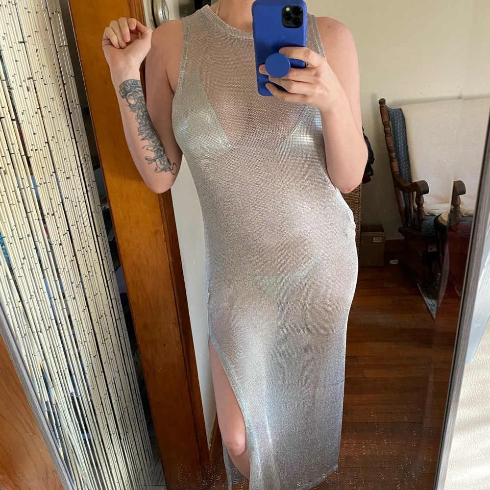 Metallic mesh maxi